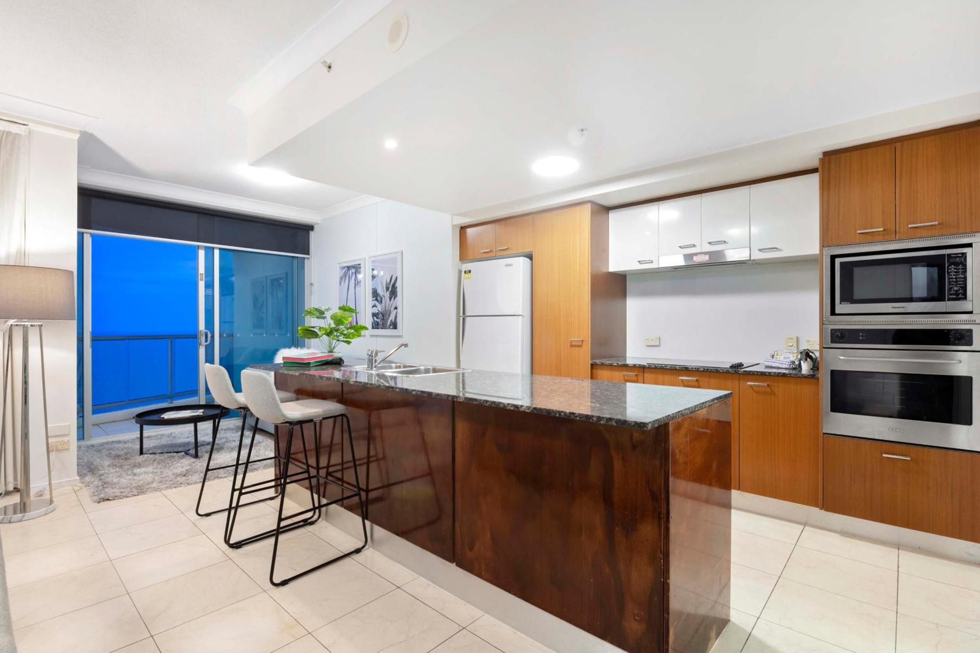 Chevron Renaissance - Self Contained & Privately Managed Apartments โกลด์โคสต์ ภายนอก รูปภาพ