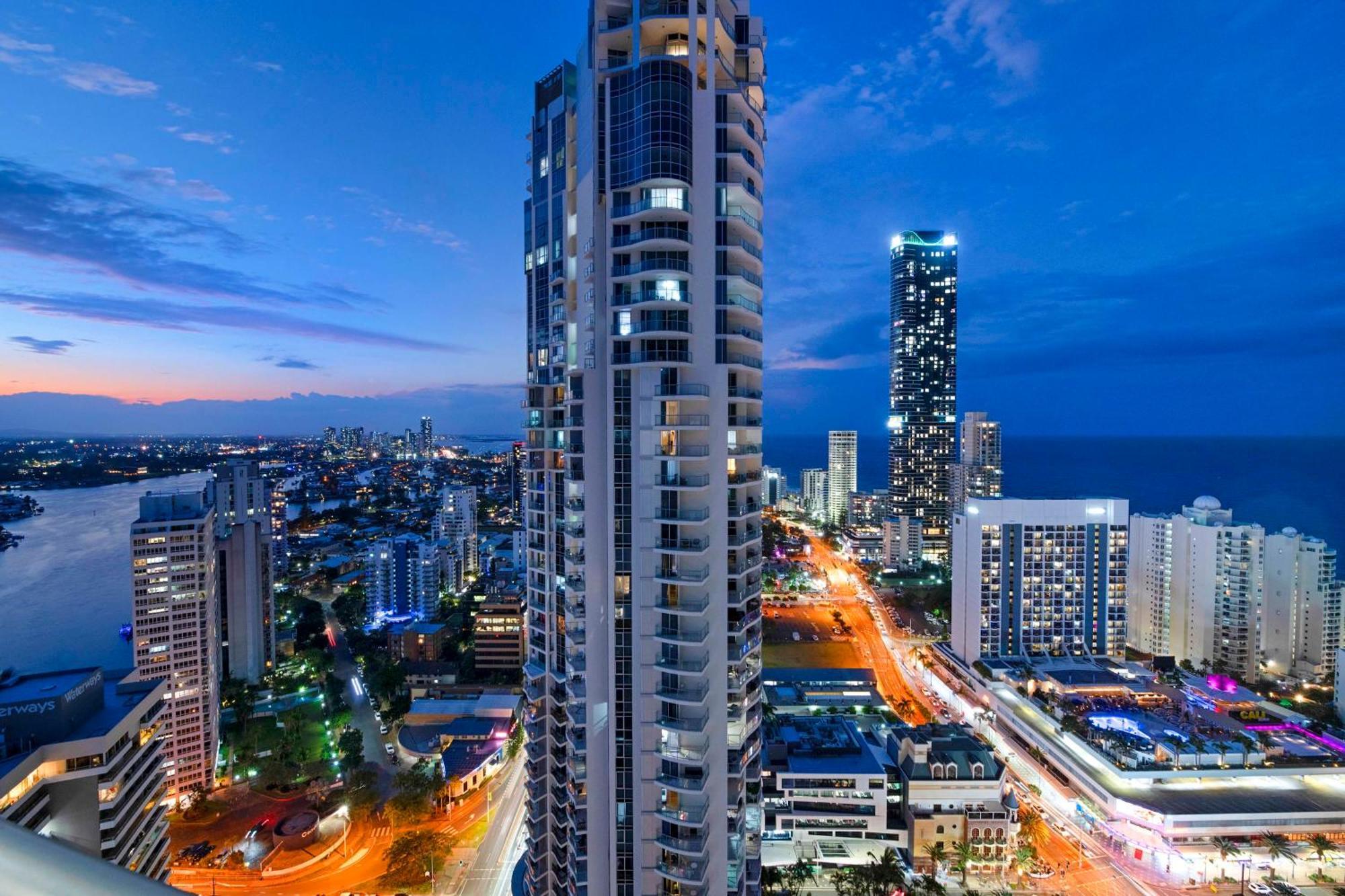 Chevron Renaissance - Self Contained & Privately Managed Apartments โกลด์โคสต์ ภายนอก รูปภาพ