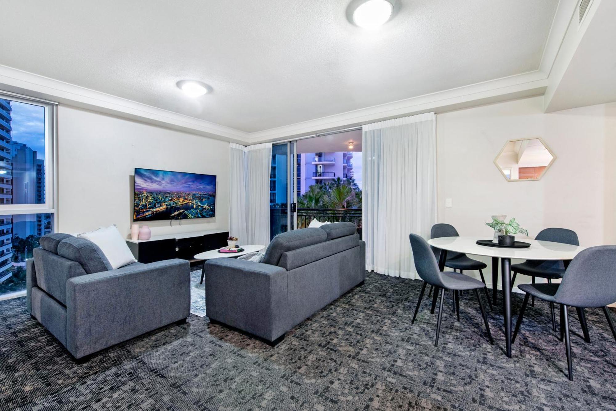 Chevron Renaissance - Self Contained & Privately Managed Apartments โกลด์โคสต์ ภายนอก รูปภาพ